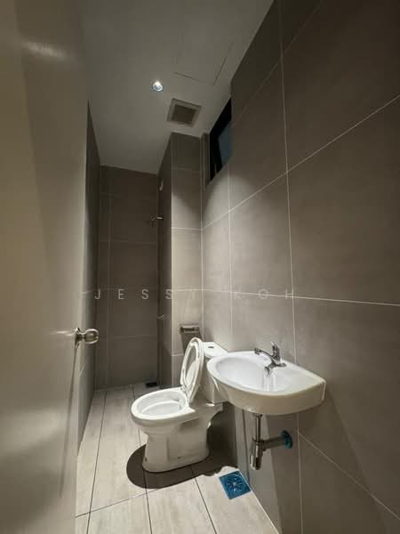 Servis Apartment untuk Disewa di Space Residency - Jessy Koh - Bathroom - PropertyGuru.com.my