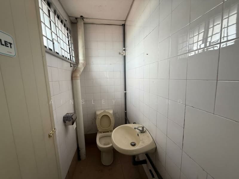 Factory for Rent in Kawasan Perindustrian Chandan Raya (Ipoh) - Ainsley Thong - Bathroom - PropertyGuru.com.my