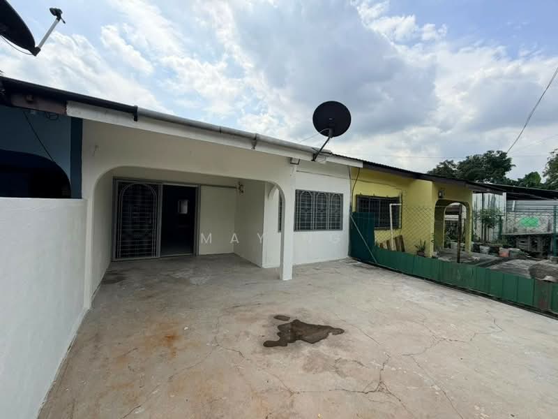Rumah Teres 1 Tingkat untuk Dijual di Kampung Bersatu (Puchong) - May Ng - Exterior - PropertyGuru.com.my