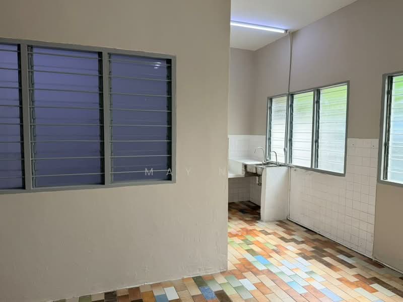 Rumah Teres 1 Tingkat untuk Dijual di Kampung Bersatu (Puchong) - May Ng - Kitchen - PropertyGuru.com.my