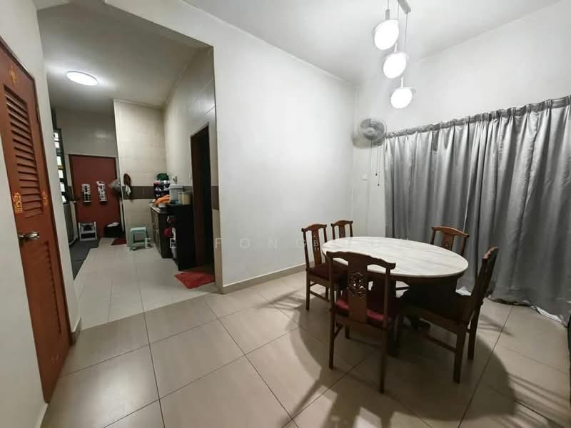 Rumah Teres 2 Tingkat untuk Dijual di Taman Bestari Indah (Ulu Tiram) - Ee Fong Toh - Dining Room - PropertyGuru.com.my