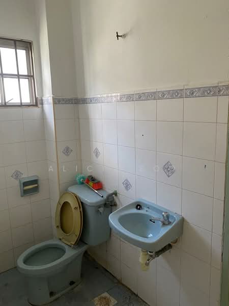 2-storey Terraced House for Sale in Bukit Rahman Putra (Sungai Buloh) - Alicia Soo - Bathroom - PropertyGuru.com.my