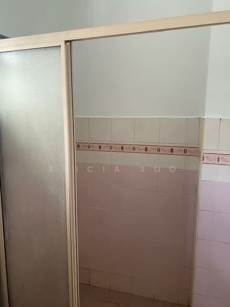 2-storey Terraced House for Sale in Bukit Rahman Putra (Sungai Buloh) - Alicia Soo - Bathroom - PropertyGuru.com.my