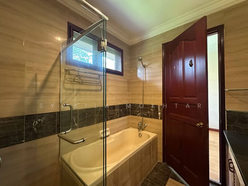 Rumah Banglo untuk Disewa di Putrajaya (Putrajaya) - Syakila Mokhtar - Bathroom - PropertyGuru.com.my