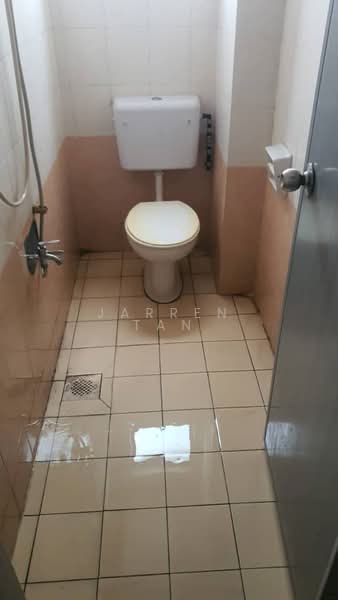 Shop for Sale in Batu Caves (Selangor) - Jarren Tan - Bathroom - PropertyGuru.com.my