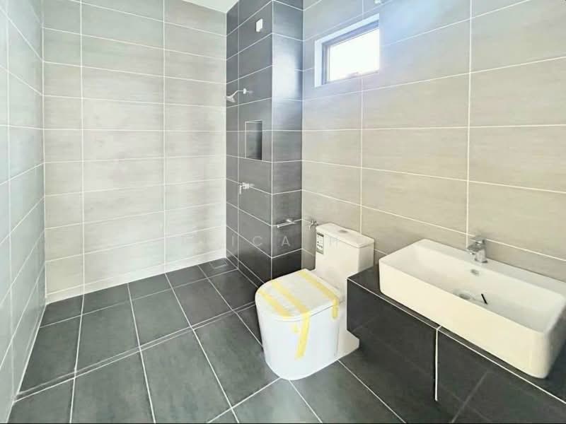 Rumah Teres 2 Tingkat untuk Dijual di Taman Dato Onn (Johor Bahru) - Erica Ho - Bathroom - PropertyGuru.com.my