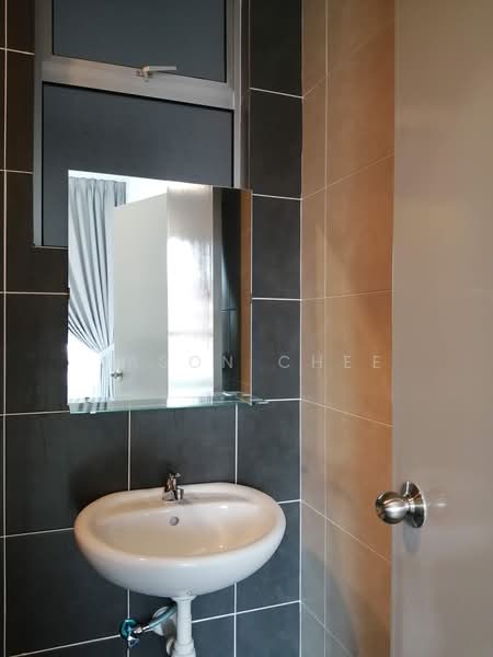 Servis Apartment untuk Disewa di The Zizz @ Damansara North - Jason Chee - Bathroom - PropertyGuru.com.my