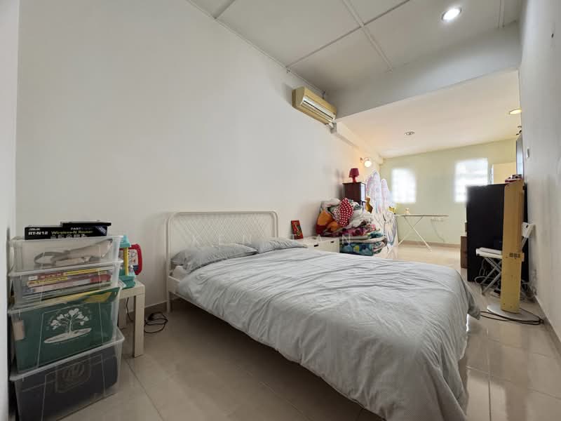 2-storey Terraced House for Sale in Taman Universiti Indah (Seri Kembangan) - KEN TAN - Bedroom - PropertyGuru.com.my
