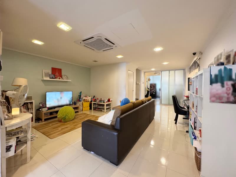 2-storey Terraced House for Sale in Taman Universiti Indah (Seri Kembangan) - KEN TAN - Living Room - PropertyGuru.com.my