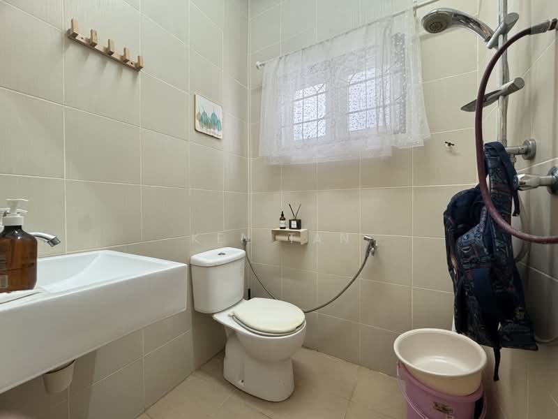 2-storey Terraced House for Sale in Taman Universiti Indah (Seri Kembangan) - KEN TAN - Bathroom - PropertyGuru.com.my