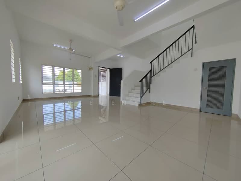 Rumah Teres 2 Tingkat untuk Dijual di Taman Sari Alamanda (Serendah) - Steven Lee - Living Room - PropertyGuru.com.my