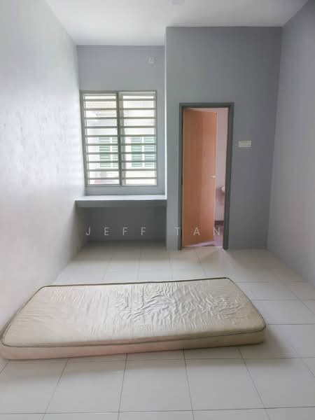 2-storey Terraced House for Sale in Menglembu (Perak) - Jeff Tan - Bedroom - PropertyGuru.com.my
