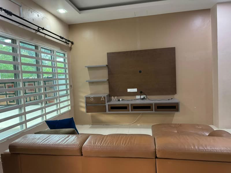Rumah Teres 2 Tingkat untuk Disewa di Taman Meru (Ipoh) - Sam . - Living Room - PropertyGuru.com.my