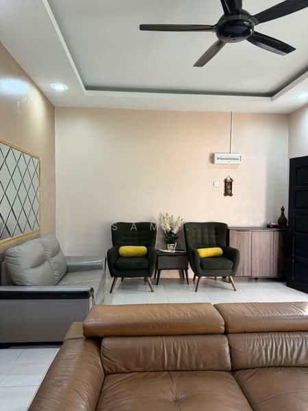 Rumah Teres 2 Tingkat untuk Disewa di Taman Meru (Ipoh) - Sam . - Living Room - PropertyGuru.com.my