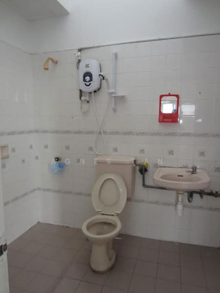 Rumah Teres 2 Tingkat untuk Dijual di Usj 3 (Subang Jaya) - Agnes Tan - Bathroom - PropertyGuru.com.my