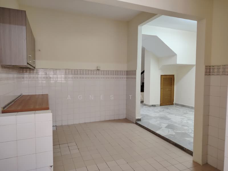 Rumah Teres 2 Tingkat untuk Dijual di Usj 3 (Subang Jaya) - Agnes Tan - Kitchen - PropertyGuru.com.my