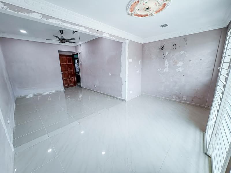 Rumah Teres 2 Tingkat untuk Dijual di Taman Sri Gombak (Gombak) - Faisal Abu Omar - Living Room - PropertyGuru.com.my
