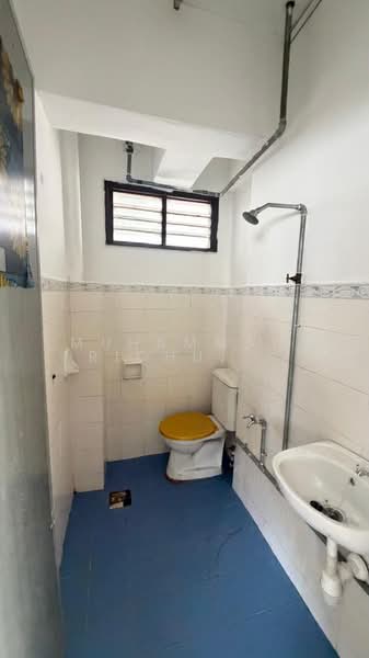 Pangsapuri untuk Dijual di Tasik Heights Apartment - Muhammad Ridhuan Jaafar - Bathroom - PropertyGuru.com.my