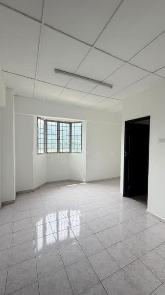 Pangsapuri untuk Dijual di Tasik Heights Apartment - Muhammad Ridhuan Jaafar - Living Room - PropertyGuru.com.my