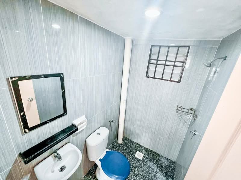Kondominium untuk Dijual di Sentul Utama Condominium - Faisal Abu Omar - Bathroom - PropertyGuru.com.my