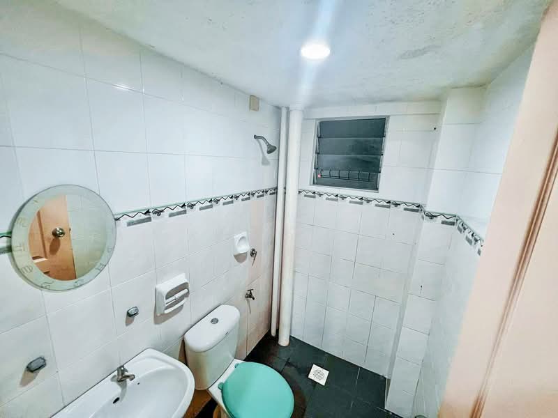 Kondominium untuk Dijual di Sentul Utama Condominium - Faisal Abu Omar - Bathroom - PropertyGuru.com.my
