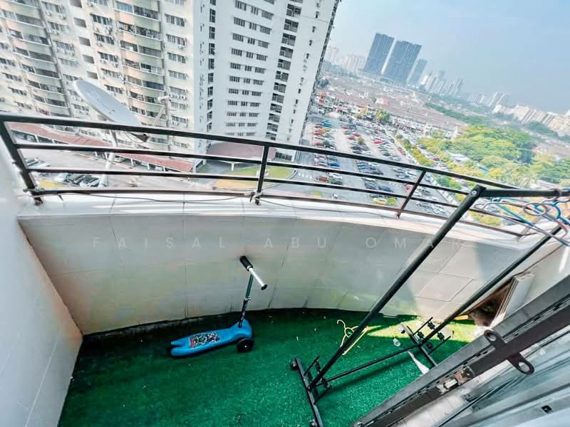 Kondominium untuk Dijual di Sentul Utama Condominium - Faisal Abu Omar - Balcony - PropertyGuru.com.my