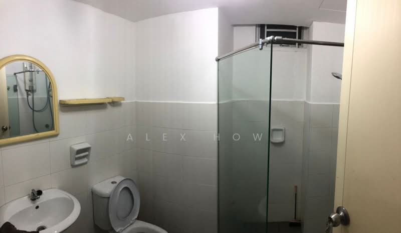 Servis Apartment untuk Disewa di Tebrau City Residences - Alex How - Bathroom - PropertyGuru.com.my