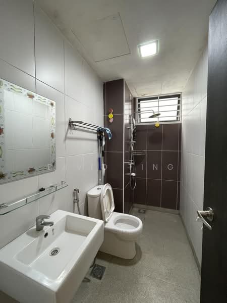 Service Residence for Sale at The Garden Residences - David Ting - Bathroom - PropertyGuru.com.my