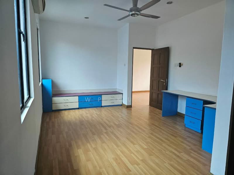 Bungalow for Sale in Taman Aman Perdana (Kapar) - WP Kue - PropertyGuru.com.my