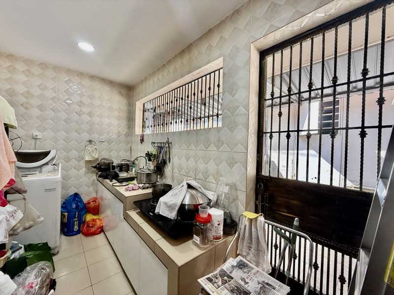 Rumah Teres 2 Tingkat untuk Dijual di Taman Putra (Ampang) - Denver Sin - Kitchen - PropertyGuru.com.my