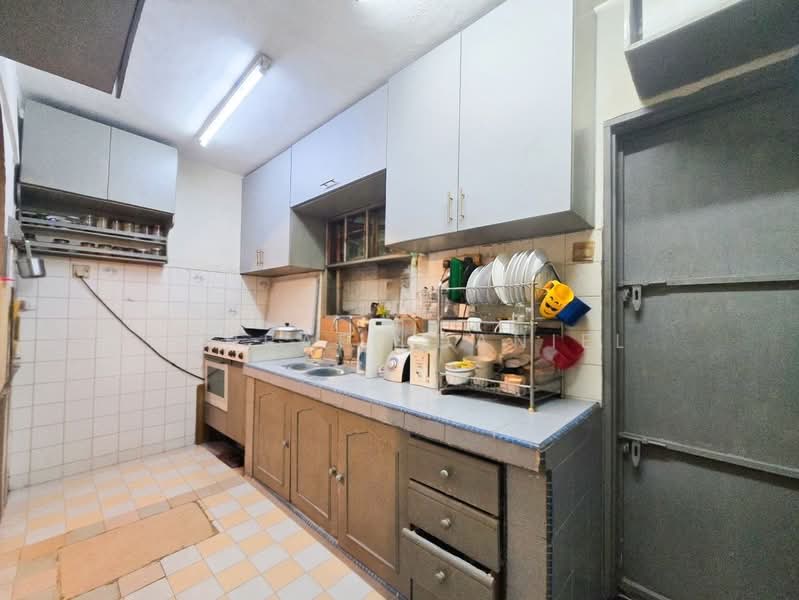 Rumah Teres untuk Dijual di Bandar Tun Hussein Onn (Cheras) - Ashraff Daniel - Kitchen - PropertyGuru.com.my