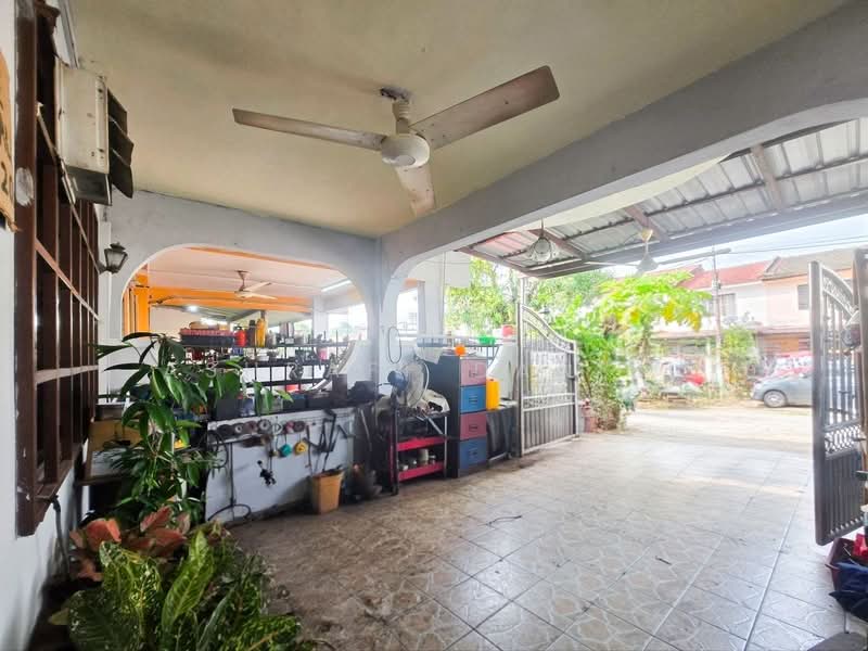 Rumah Teres untuk Dijual di Bandar Tun Hussein Onn (Cheras) - Ashraff Daniel - Exterior - PropertyGuru.com.my