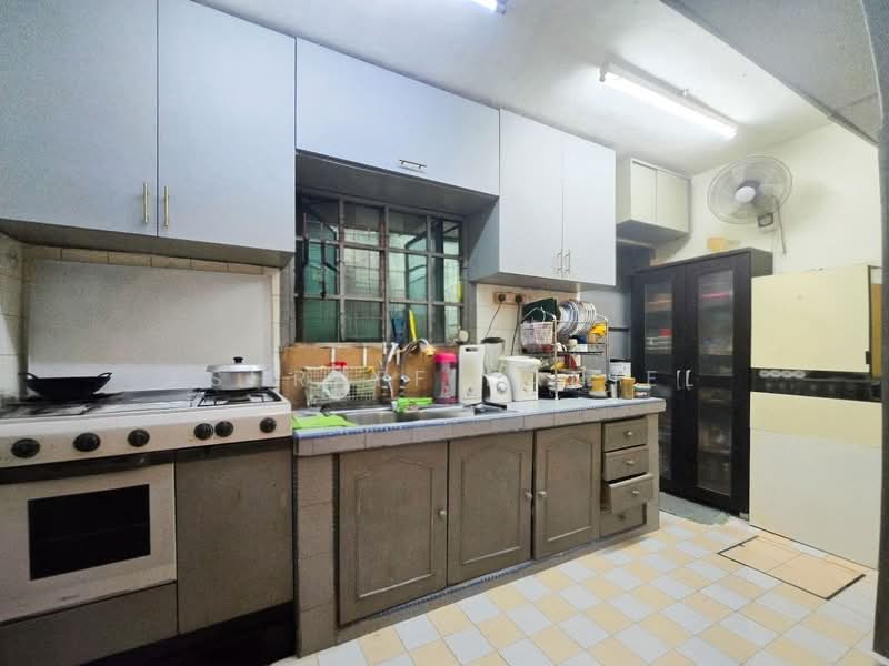 Rumah Teres untuk Dijual di Bandar Tun Hussein Onn (Cheras) - Ashraff Daniel - Kitchen - PropertyGuru.com.my