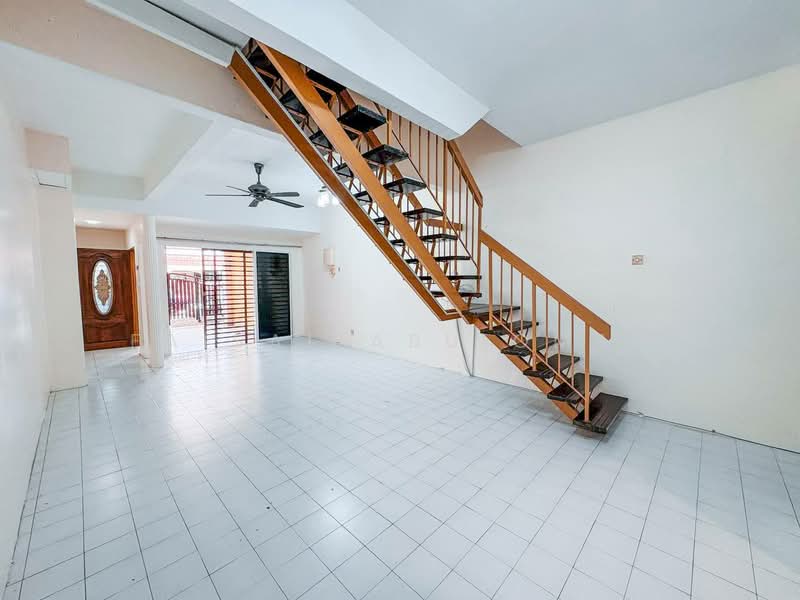 2-storey Terraced House for Sale in Taman Sri Gombak (Gombak) - Faisal Abu Omar - Living Room - PropertyGuru.com.my