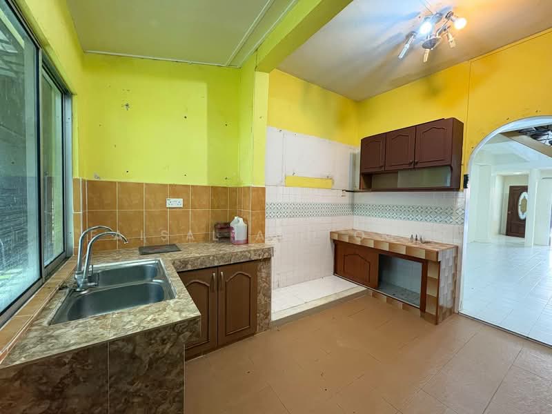 2-storey Terraced House for Sale in Taman Sri Gombak (Gombak) - Faisal Abu Omar - Kitchen - PropertyGuru.com.my
