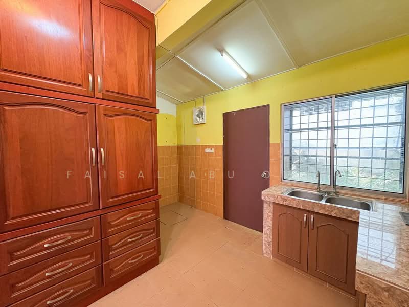 2-storey Terraced House for Sale in Taman Sri Gombak (Gombak) - Faisal Abu Omar - Kitchen - PropertyGuru.com.my