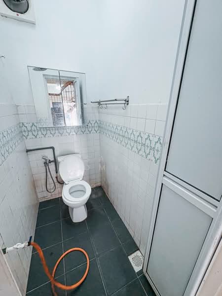 2-storey Terraced House for Sale in Taman Sri Gombak (Gombak) - Faisal Abu Omar - Bathroom - PropertyGuru.com.my