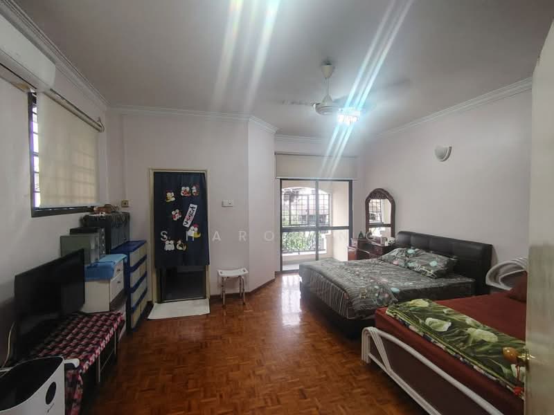 2-storey Terraced House for Sale in Taman Molek (Johor Bahru) - Sharon Ng - Bedroom - PropertyGuru.com.my