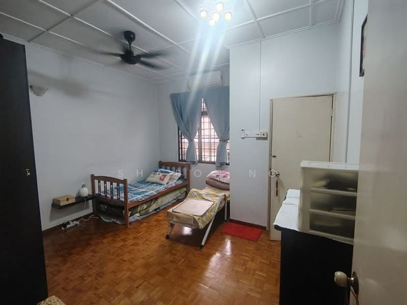 2-storey Terraced House for Sale in Taman Molek (Johor Bahru) - Sharon Ng - Bedroom - PropertyGuru.com.my