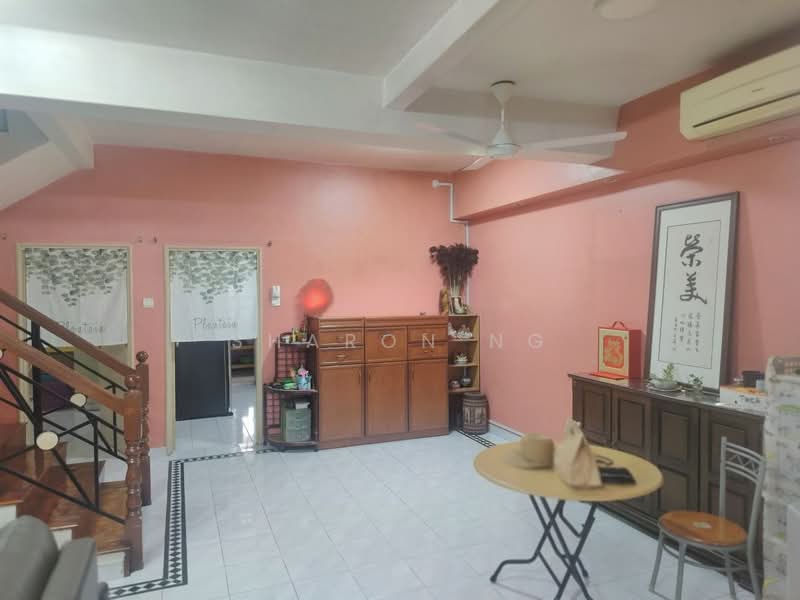 2-storey Terraced House for Sale in Taman Molek (Johor Bahru) - Sharon Ng - Living Room - PropertyGuru.com.my