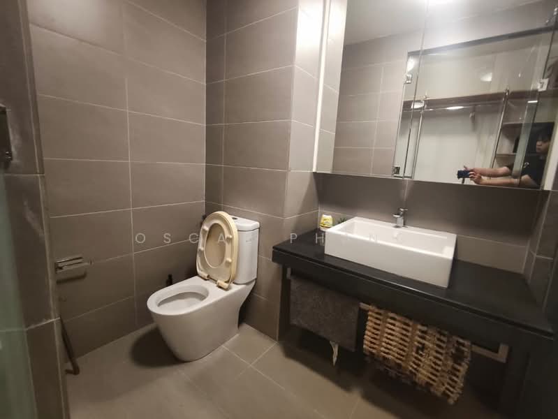 Servis Apartment untuk Disewa di Tropicana Gardens - Oscar Phang - Bathroom - PropertyGuru.com.my