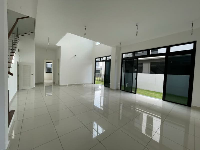 Semi-Detached House for Sale in Setia Alam (Selangor) - Jess Tee - Living Room - PropertyGuru.com.my