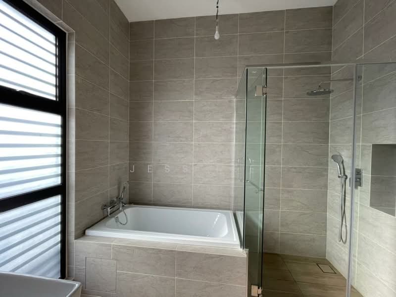 Semi-Detached House for Sale in Setia Alam (Selangor) - Jess Tee - Bathroom - PropertyGuru.com.my