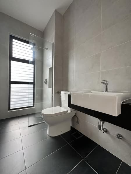 Rumah Berkembar untuk Dijual di Setia Alam (Selangor) - Jess Tee - Bathroom - PropertyGuru.com.my