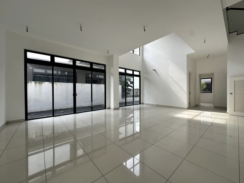 Rumah Berkembar untuk Dijual di Setia Alam (Selangor) - Jess Tee - Living Room - PropertyGuru.com.my