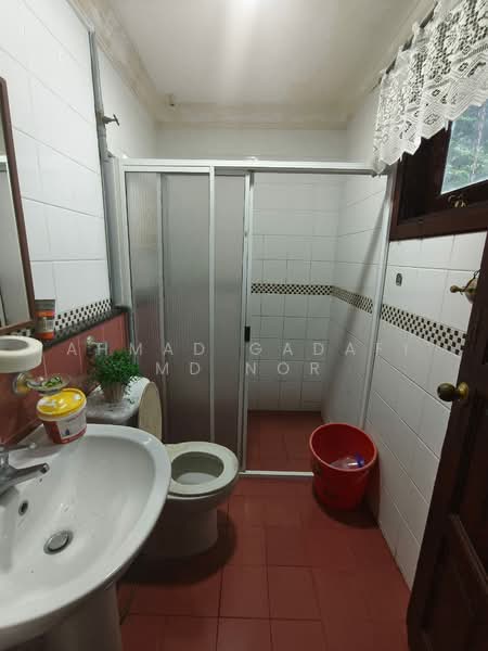Bungalow for Sale in Kampung Sungai Penchala (Sungai Penchala) - Ahmad Gadafi Md Nor - Bathroom - PropertyGuru.com.my