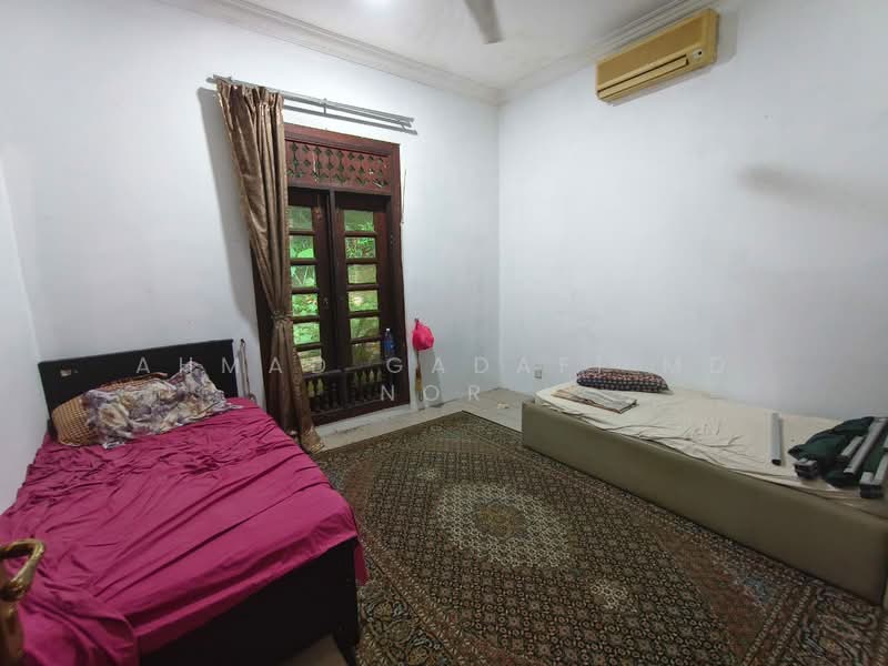Bungalow for Sale in Kampung Sungai Penchala (Sungai Penchala) - Ahmad Gadafi Md Nor - Bedroom - PropertyGuru.com.my