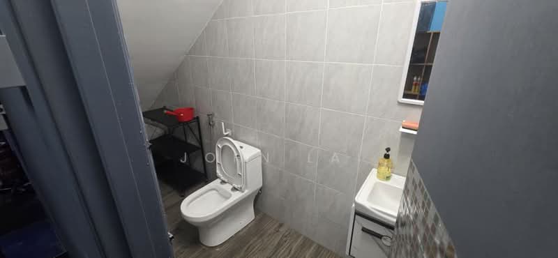 Factory for Rent in Taman Perindustrian Tago (Kepong) - John Lai - Bathroom - PropertyGuru.com.my