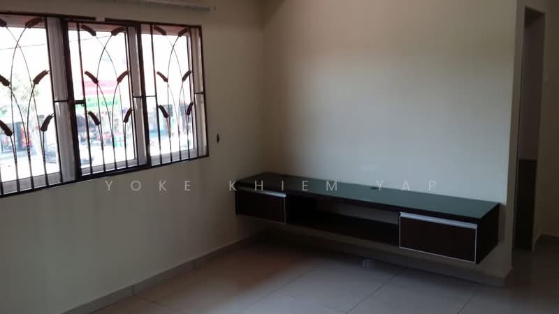 2-storey Terraced House for Rent in Bandar Kinrara (Selangor) - Yoke Khiem Yap - Living Room - PropertyGuru.com.my