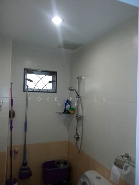 2-storey Terraced House for Rent in Bandar Kinrara (Selangor) - Yoke Khiem Yap - Bathroom - PropertyGuru.com.my